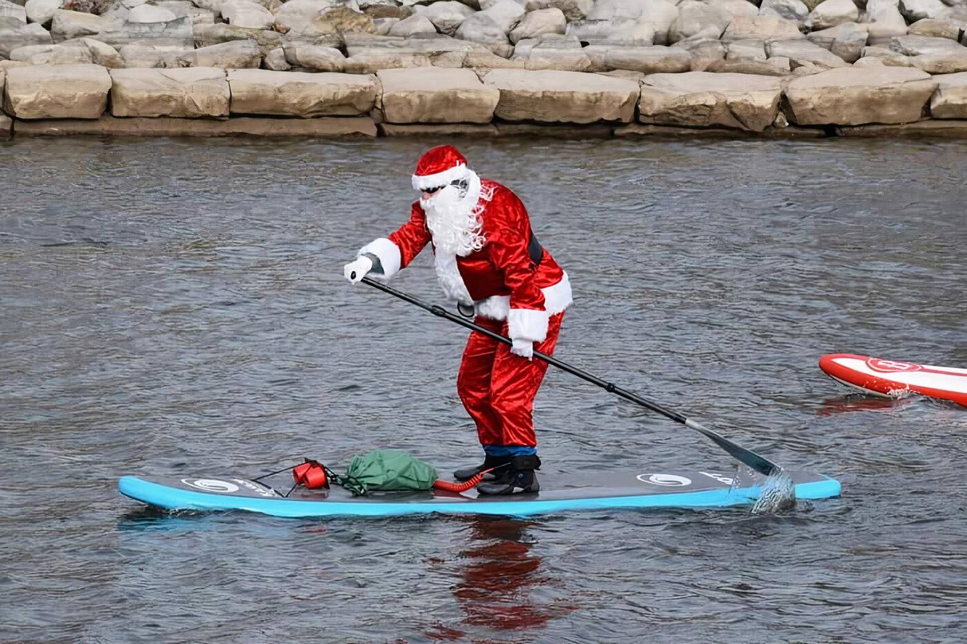 santa paddleboard toronto