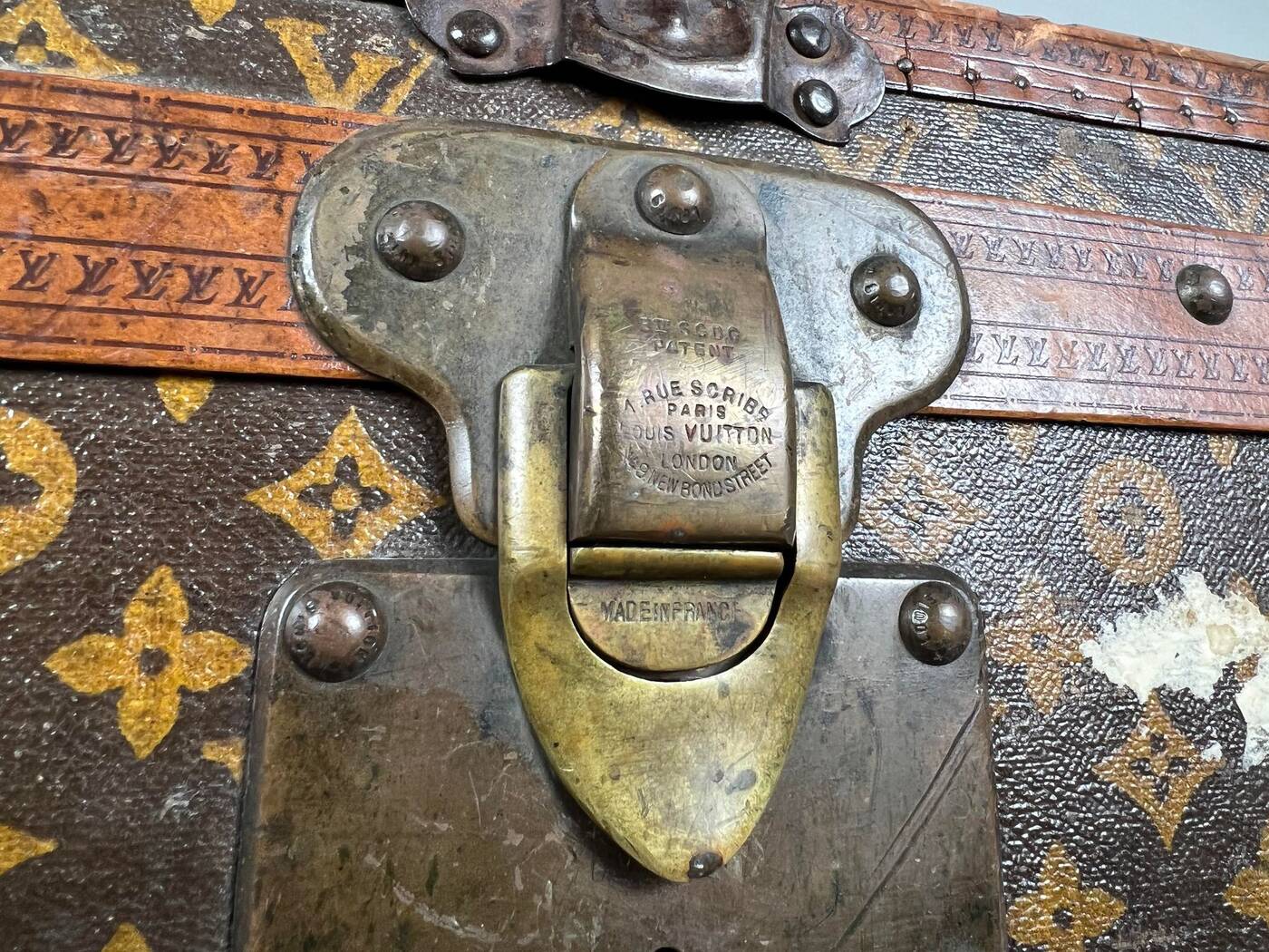 Toronto man finds rare Louis Vuitton suitcase from 1890s in
