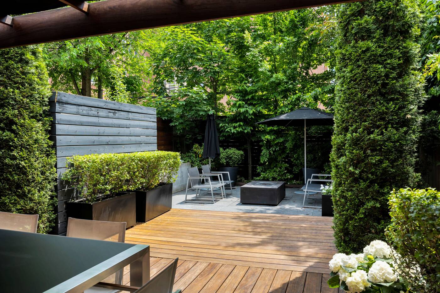 This $5.5 million Toronto home has a celebrity-worthy backyard