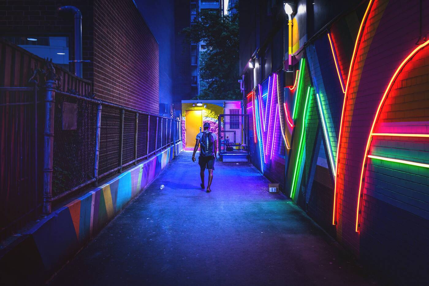 neon alley 150 eglinton east