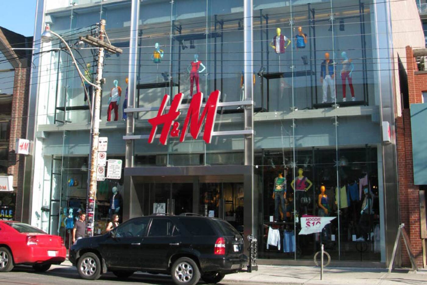 H&M plans closures of 160 stores