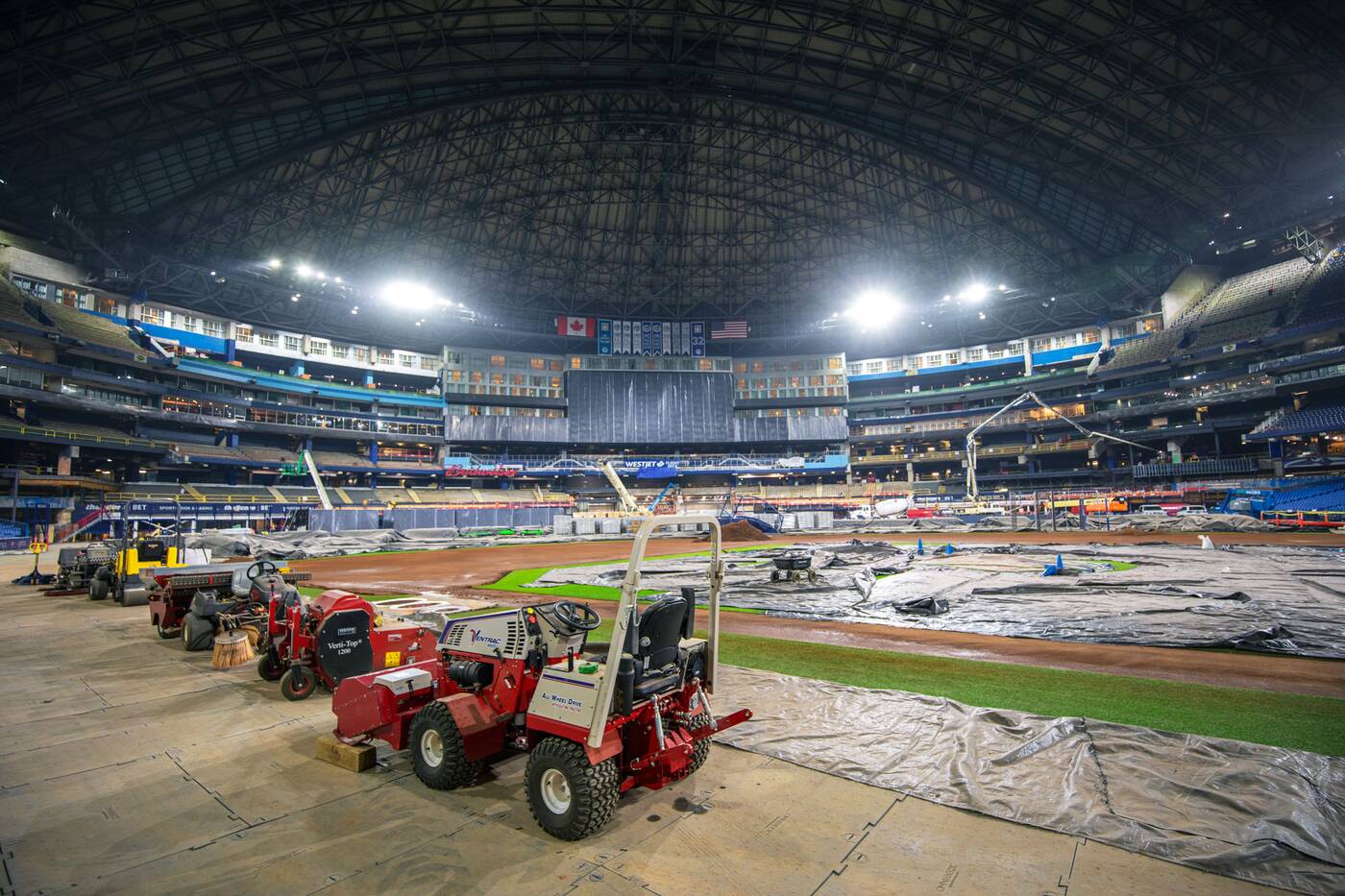Rogers Centre, before and after phase 1 of the >$300M renovations : r/ baseball
