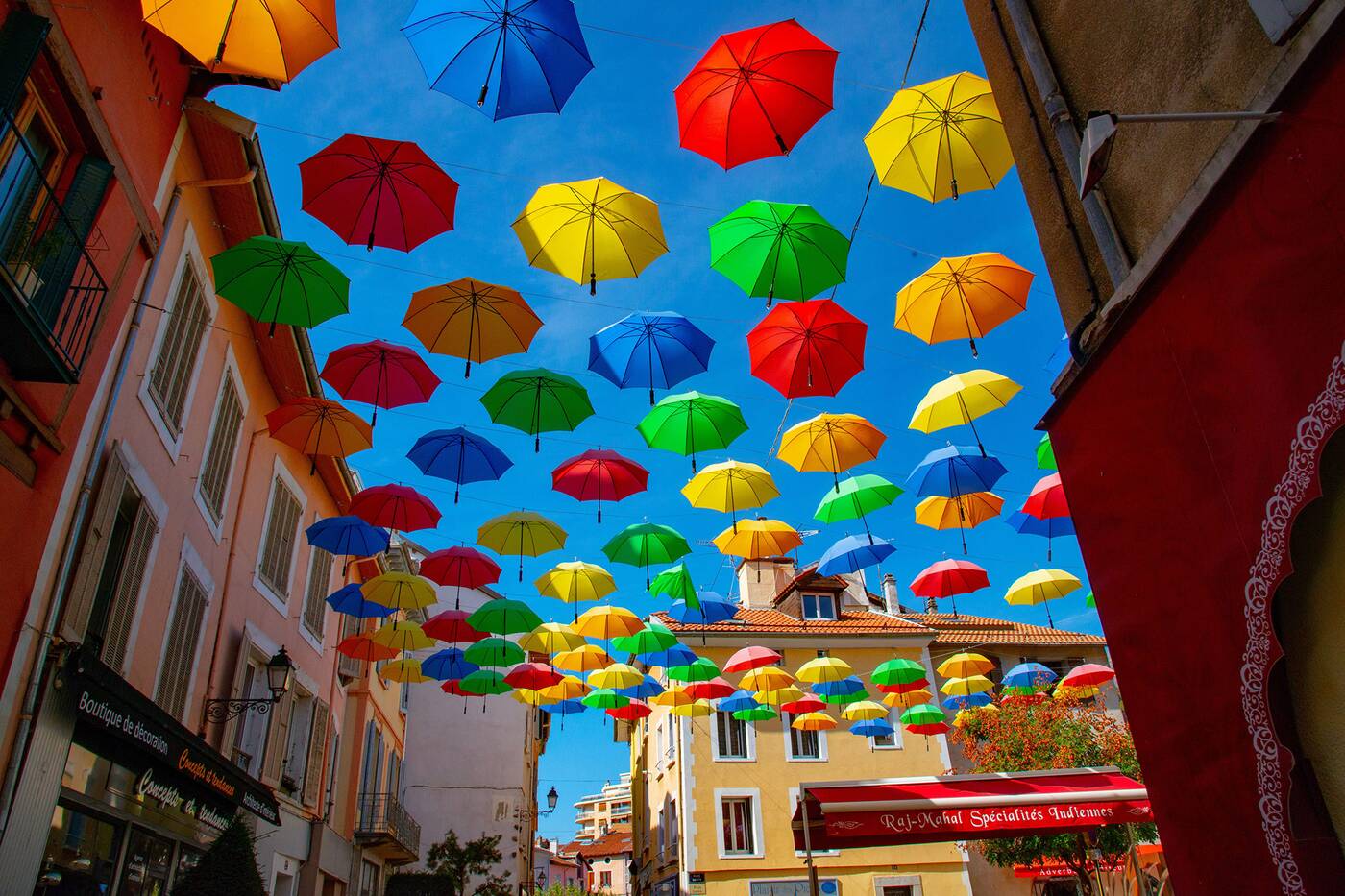 Enjoy vibrant colours under the Umbrella Sky Project at Toronto's Stackt  Market - NOW Toronto