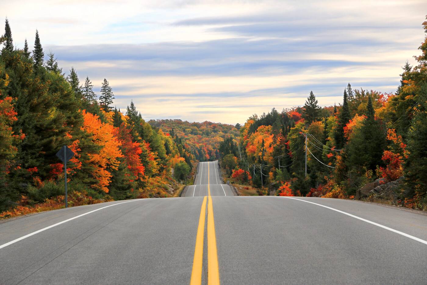 Dos lugares canadienses han sido nombrados los mejores lugares de América del Norte para ver las hojas de otoño.