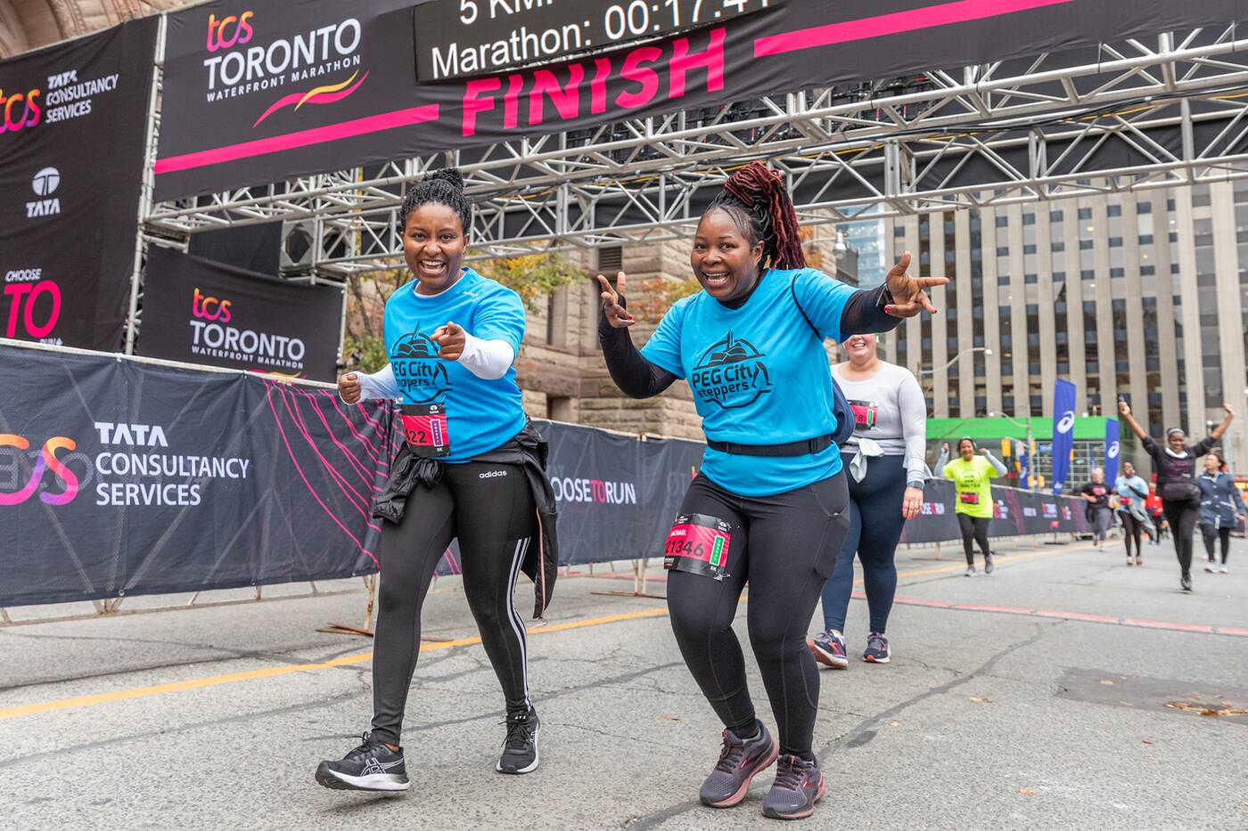 5 ways to catch the 2023 TCS Toronto Waterfront Marathon's live